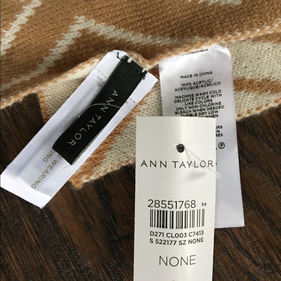 NWT Ann Taylor winter scarf - Picture 2 of 3